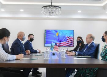 Өмірзақ Шөкеев АҚШ елшісімен кездесті