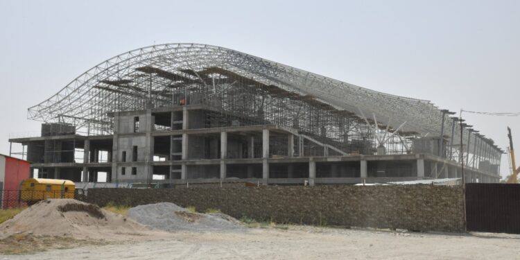 Шымкент әкімі әуежайдың жаңа терминал құрылысының барысын тексерді