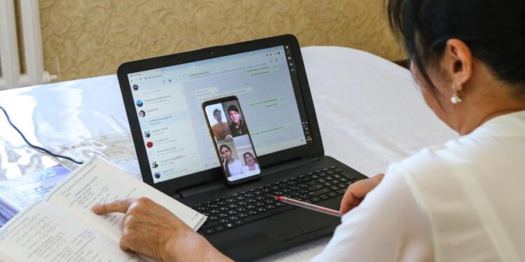 Нұр-Сұлтан, Алматы және Шымкент қалаларында оқушылар сабақты қашықтан оқиды