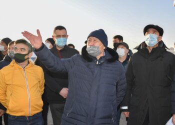 Өмірзақ Шөкеев мердігерлермен кездесті