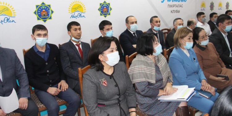 «Парасат» пікірталас клубында жастар мәселесі талқыланды