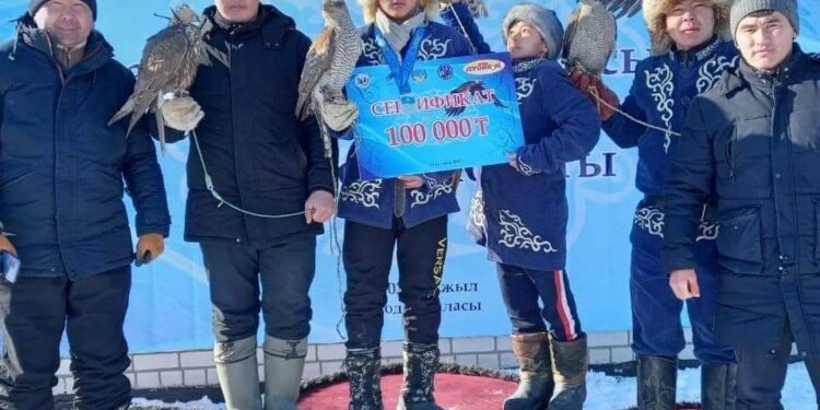 Түркістан облысының құсбегілері 2 алтын, 1 күміс медаль олжалады