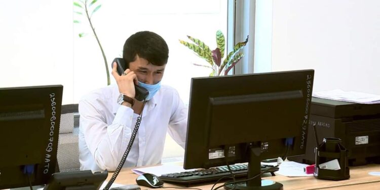 «Ашық әкімдік» кеңсесінде  медиаторлар тұрғындарға тегін кеңес береді