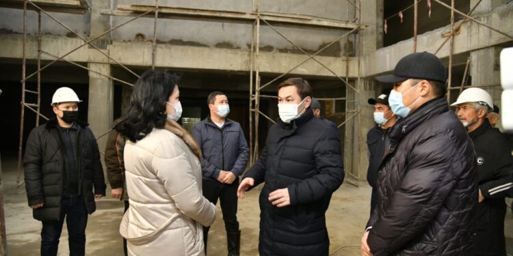 Шымкент әкімі мектеп құрылысымен танысты