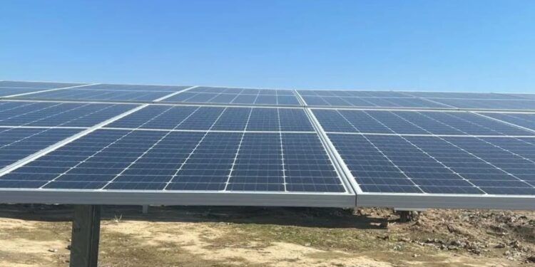 Депутаттар күн электр станциясының жұмысымен танысты