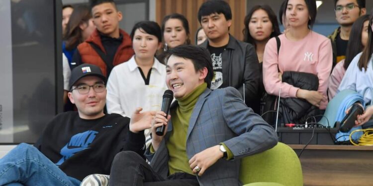 Өмірзақ Шөкеев: «Түркістанды дамытуда жастардың қосар үлесі мол»