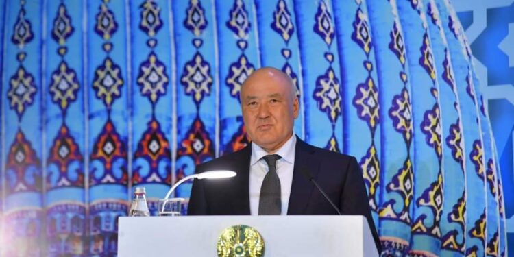 Өмірзақ Шөкеевтің Түркістан қаласы тұрғындарымен кездесуі басталды