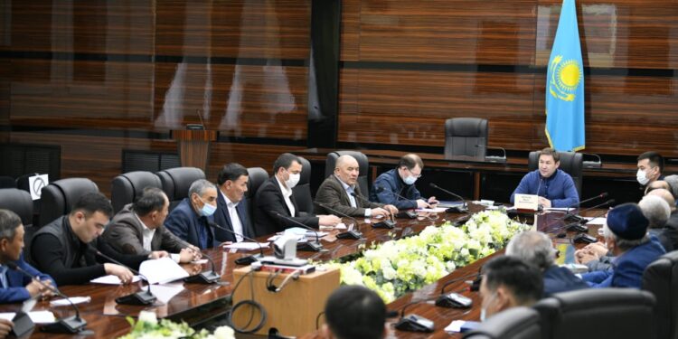 Халықпен кездесулер нәтиже беруде