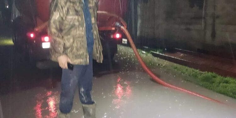 Арнайы топ көшелерді 482 текше метр судан арылтты