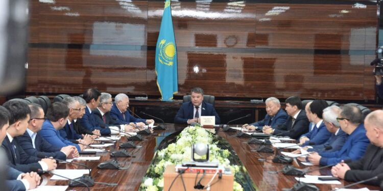 Қоғамдық кеңестің алғашқы отырысы өтті