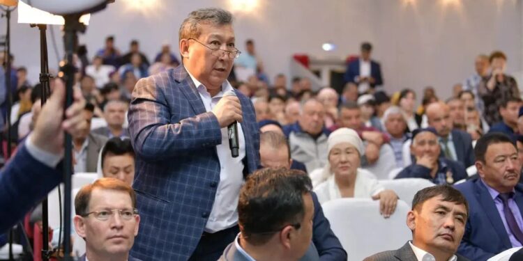 Қала әкімі қаратау ауданы тұрғындарымен кездесті