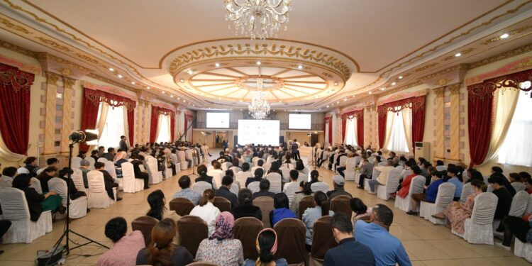 Қала әкімі Абай ауданының тұрғындарымен кездесті