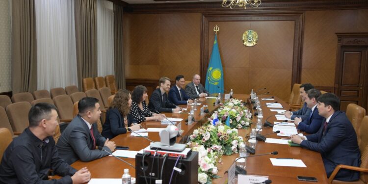 Қала әкімі Финляндияның Қазақстандағы төтенше және өкілетті елшісімен кездесті