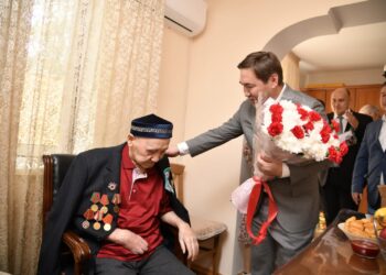 М.Әйтенов Жеңіс мерекесімен құттықтады