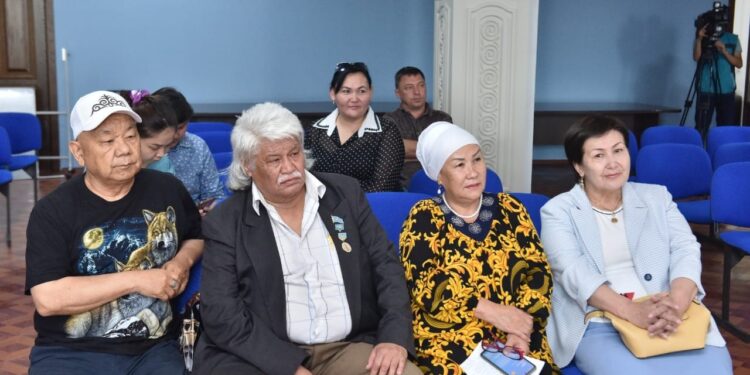 Қаламгерлер жылды қорытындылады