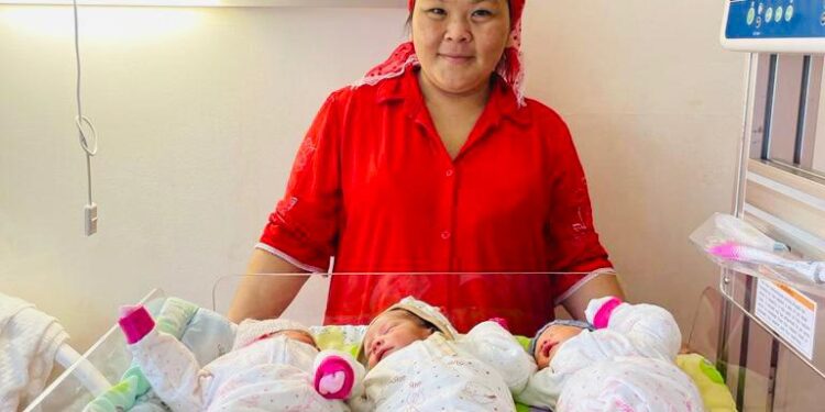 Шымкентте үшем дүниеге келді