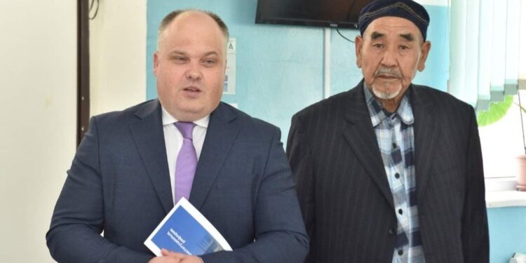 Шымкентте республикалық штабтың мүшесі ұстаздармен кездесті