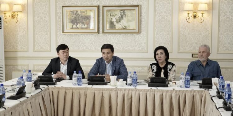 21 мамыр мәдениет және өнер қызметкерлерінің күні