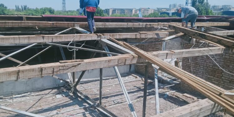 Орталық стадионды ретке келтіру жұмысы жалғасуда