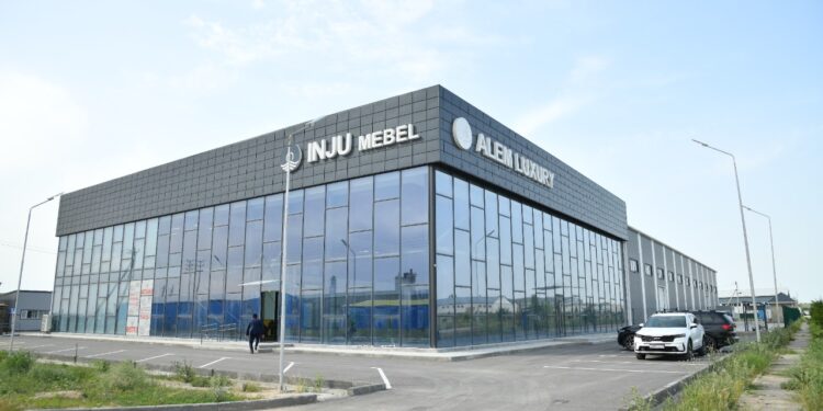 Қала әкімі жаңа кәсіпорындарды аралады