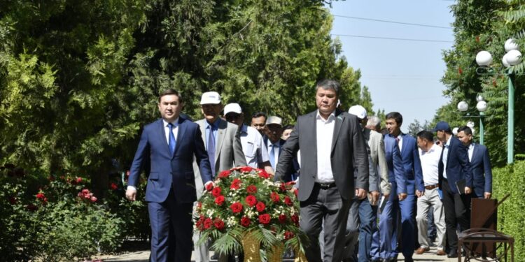 Шымкент тұрғындары саяси қуғын-сүргін құрбандарын еске алды