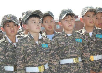 Оқушылар Шымкенттегі әскери бөлімге барды