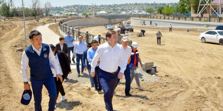 Шымкент әкімі Қонаев даңғылы  жалғасының құрылысы барысын аралады