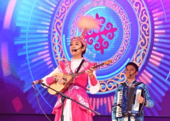 Дәстүрлі әншілер мен термешілер сайысқа түсті