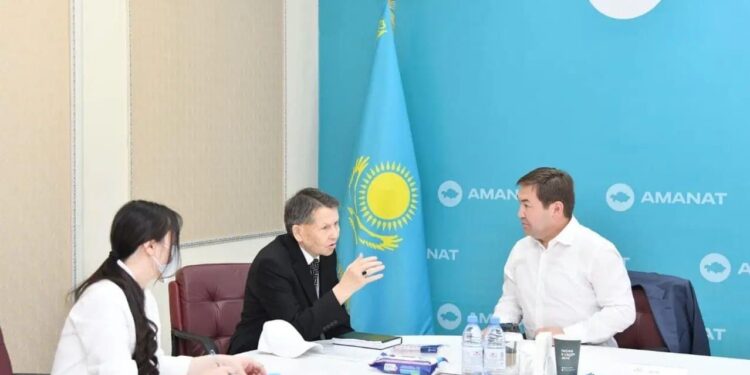 Қала әкімі кезекті қабылдау өткізуде