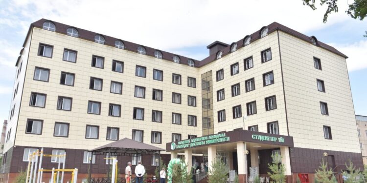 Шымкентте қала күніне орай жаңа студенттер үйі ашылды