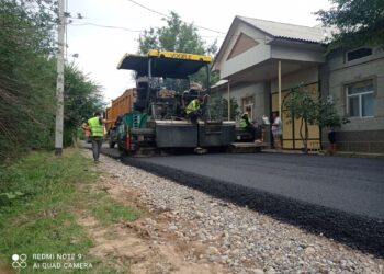 Ұзындығы үш шақырымнан асатын үш көшеге асфальт төселді