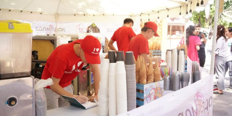 Шымкентте Balmuzdaq fest өтіп жатыр