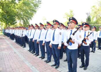 М.Әйтенов полицейлерді 30 жылдық мерейтоймен құттықтады