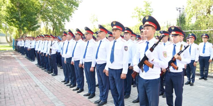 М.Әйтенов полицейлерді 30 жылдық мерейтоймен құттықтады