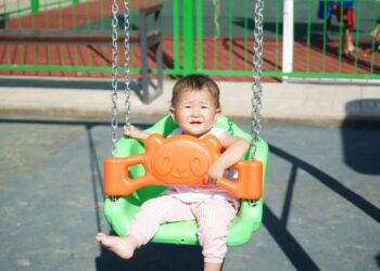 Қала әкімі Құрсайдағы ойын алаңшасының құрлысымен танысты