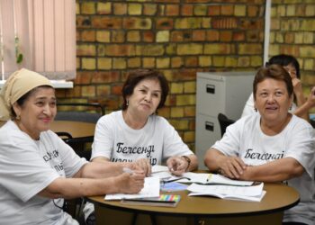 Белсенді өмір сүру орталығында жалғызілікті қариялар күні бойы қызмет алады