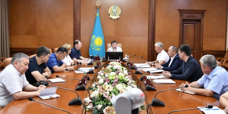 М.Әйтенов коммуналдық қызмет көрсетушілерге ескерту жасады