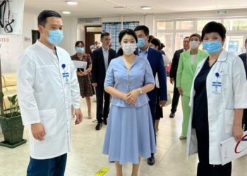 Денсаулық сақтау министрі Шымкенттегі медициналық ұйымдарды аралады