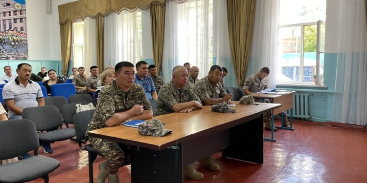 «Жас ұлан» республикалық мектебінің жеке құрамымен кездесу өтті