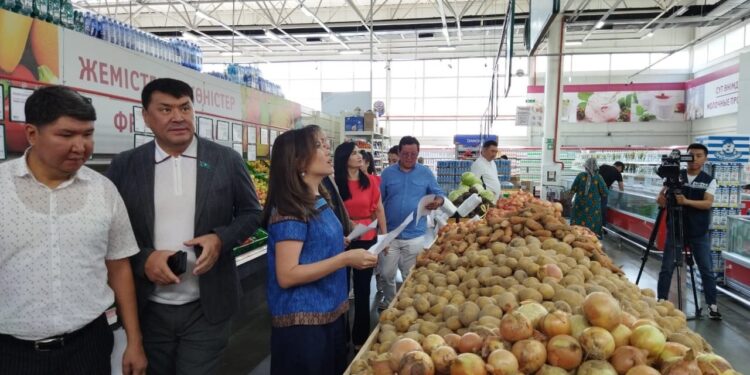 Базардағы бағаны бақылау жалғасуда