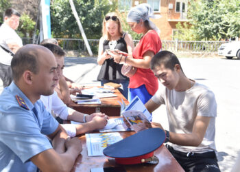 Жастардан-жастарға ақпараттық керуен жобасы жүзеге асуда