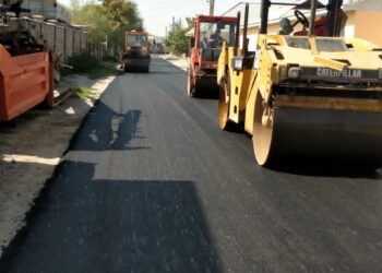 Самал-3 шағын ауданының бірқатар көшелеріне асфальт төселді