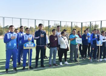 Мектеп мұғалімдері жасыл алаңда кездесті