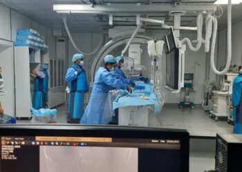 Шымкентте сирек кездесетін дертке наркозсыз ота жасалды