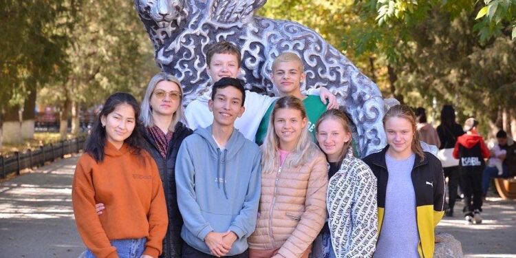 Ко дню Республики в городе Шымкент стартовал форум«Караван Милосердия» Ассамблеи Народа Казахстана