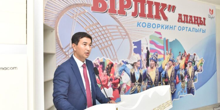 Шымкентте Республика күніне орай достық үйінің базасында «Бірлік Алаңы» ашылды