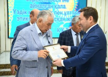 Шаһар басшысы қарттарға құрмет көрсетті