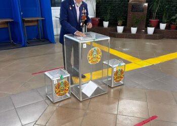 Тыл ардагері алғашқылардың бірі болып дауыс берді