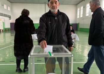 Шымкентте сайлаушылар палаудан ауыз тиді