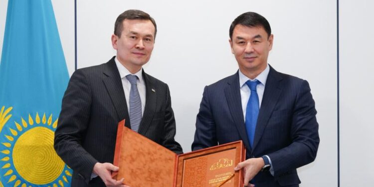 ТҮРКІСТАНДА IT УНИВЕРСИТЕТІН ҚҰРУ ЖОБАСЫ ТАЛҚЫЛАНДЫ
